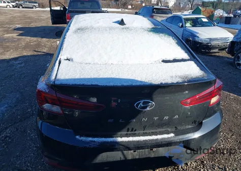 2020 Hyundai Elantra Value Edition z USA, uszkodzony, nr VIN KMHD84LFXLU003529